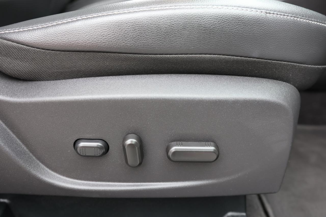 2018 Ford Escape TITANIUM-AWD/NAV/LEATHER/PANOROOF/B CAM/KEYLESS/R Photo