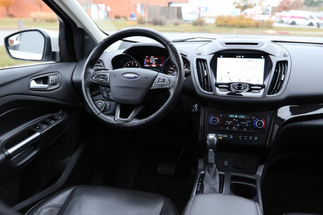 2018 Ford Escape TITANIUM-AWD/NAV/LEATHER/PANOROOF/B CAM/KEYLESS/R Photo