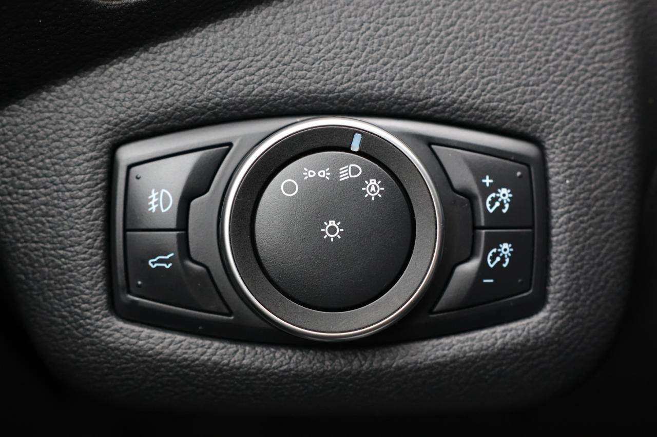 2018 Ford Escape TITANIUM-AWD/NAV/LEATHER/PANOROOF/B CAM/KEYLESS/R Photo