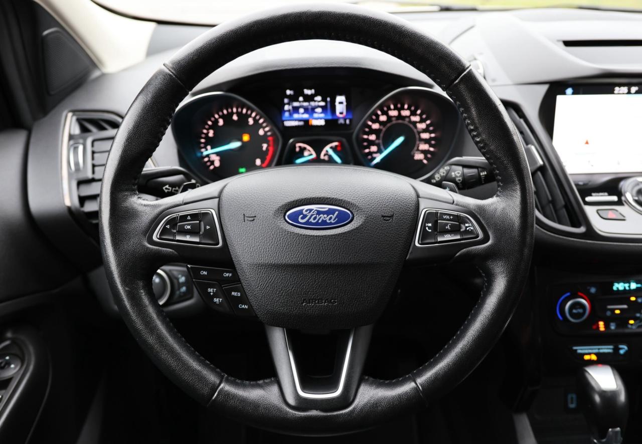 2018 Ford Escape TITANIUM-AWD/NAV/LEATHER/PANOROOF/B CAM/KEYLESS/R Photo