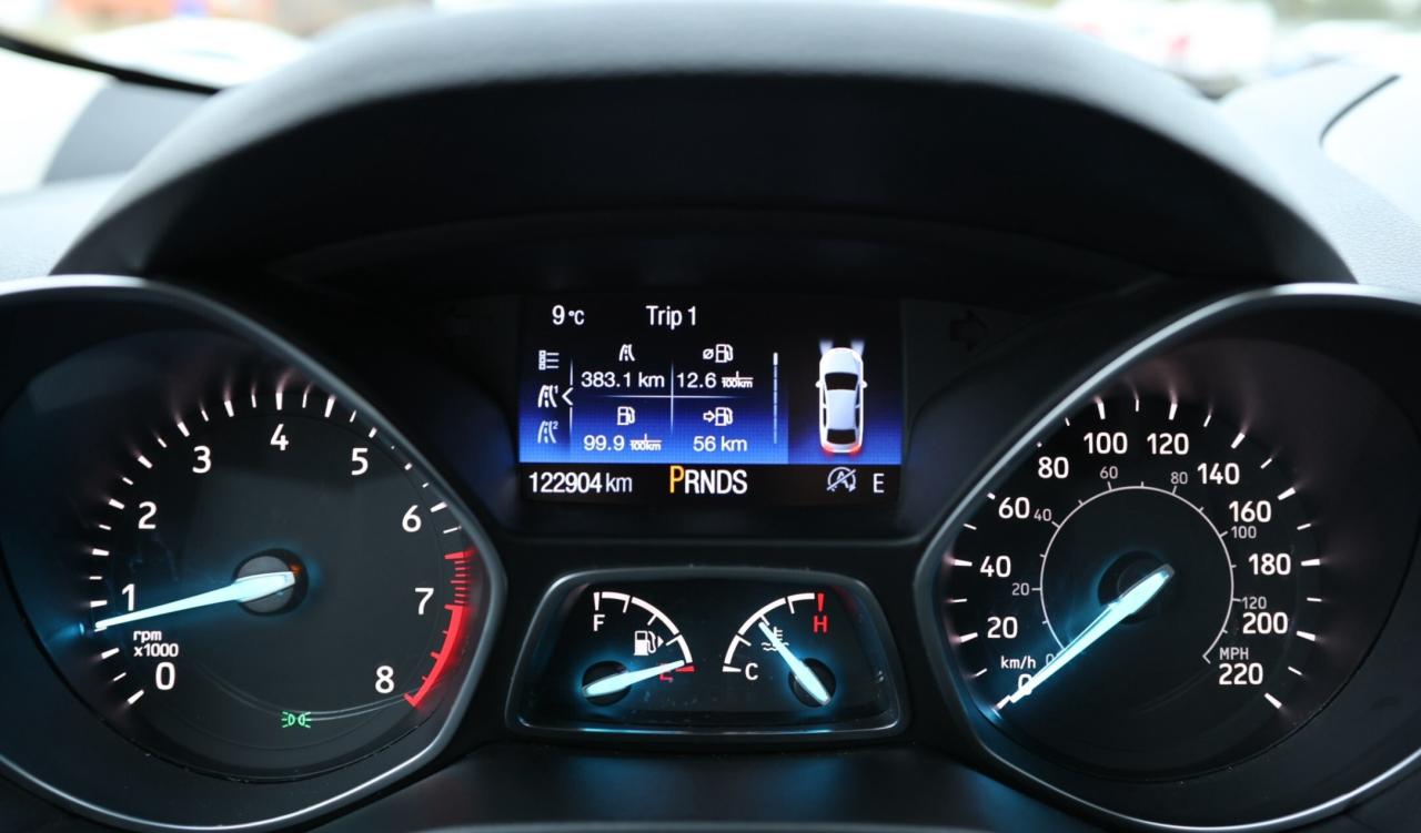 2018 Ford Escape TITANIUM-AWD/NAV/LEATHER/PANOROOF/B CAM/KEYLESS/R Photo