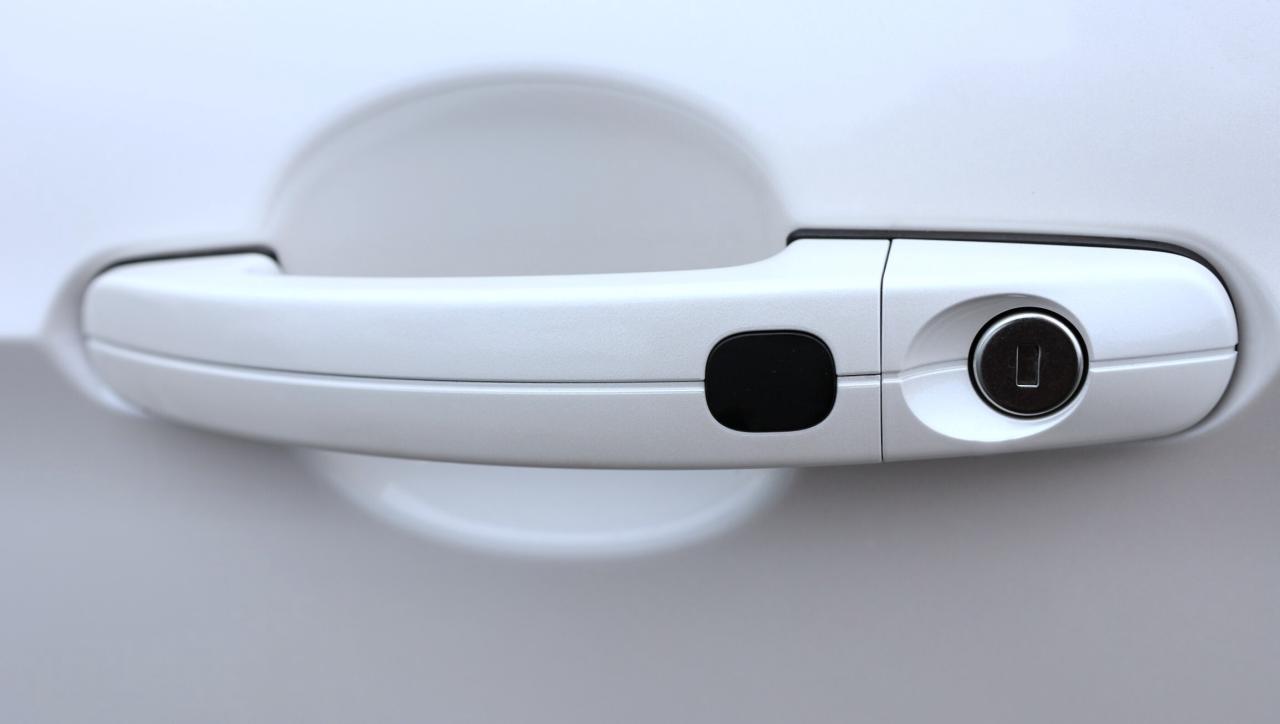 2018 Ford Escape TITANIUM-AWD/NAV/LEATHER/PANOROOF/B CAM/KEYLESS/R Photo