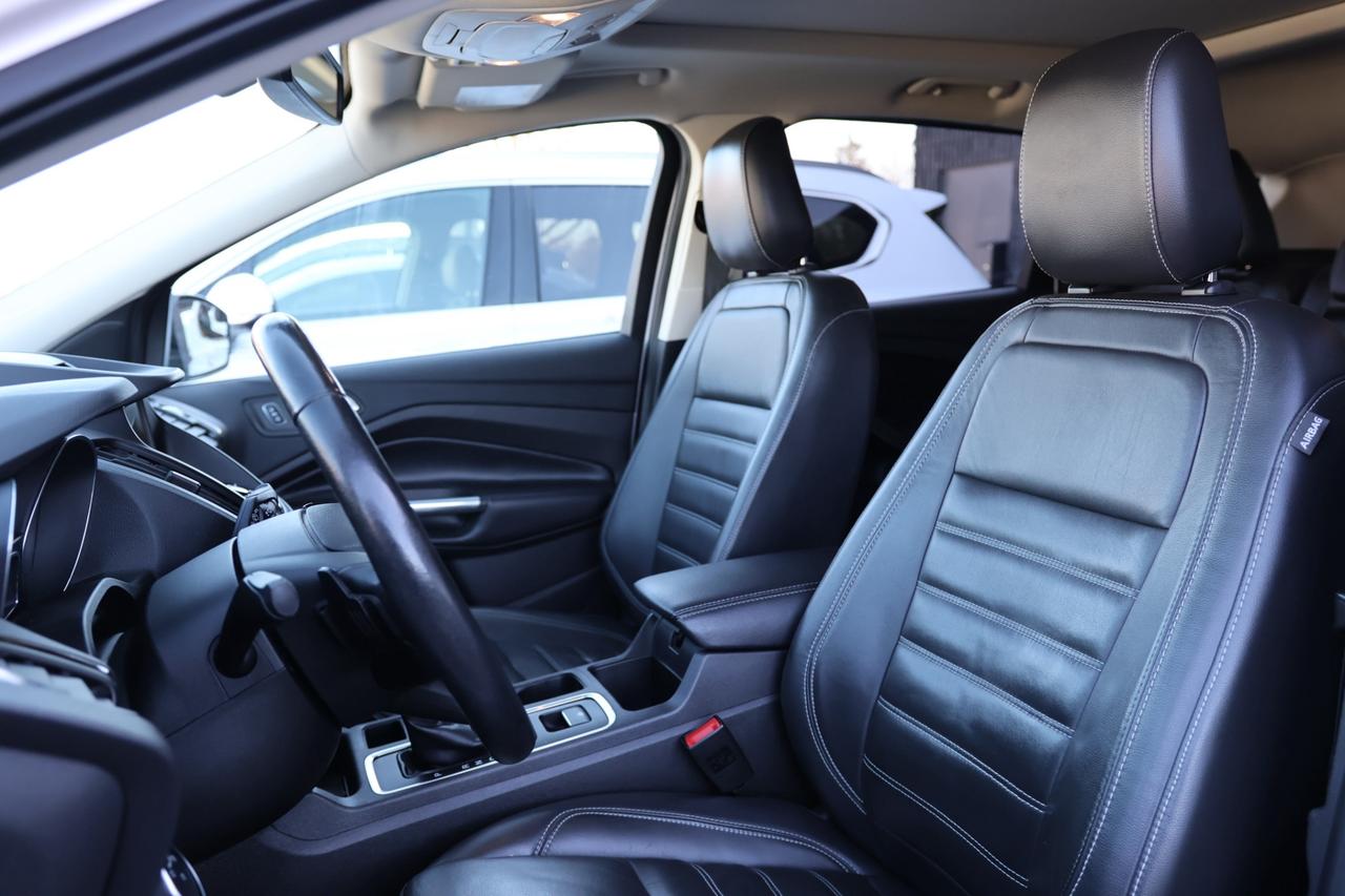 2018 Ford Escape TITANIUM-AWD-R STARTER/NAV/LEATHER/PANOROOF/BCAM/K Photo