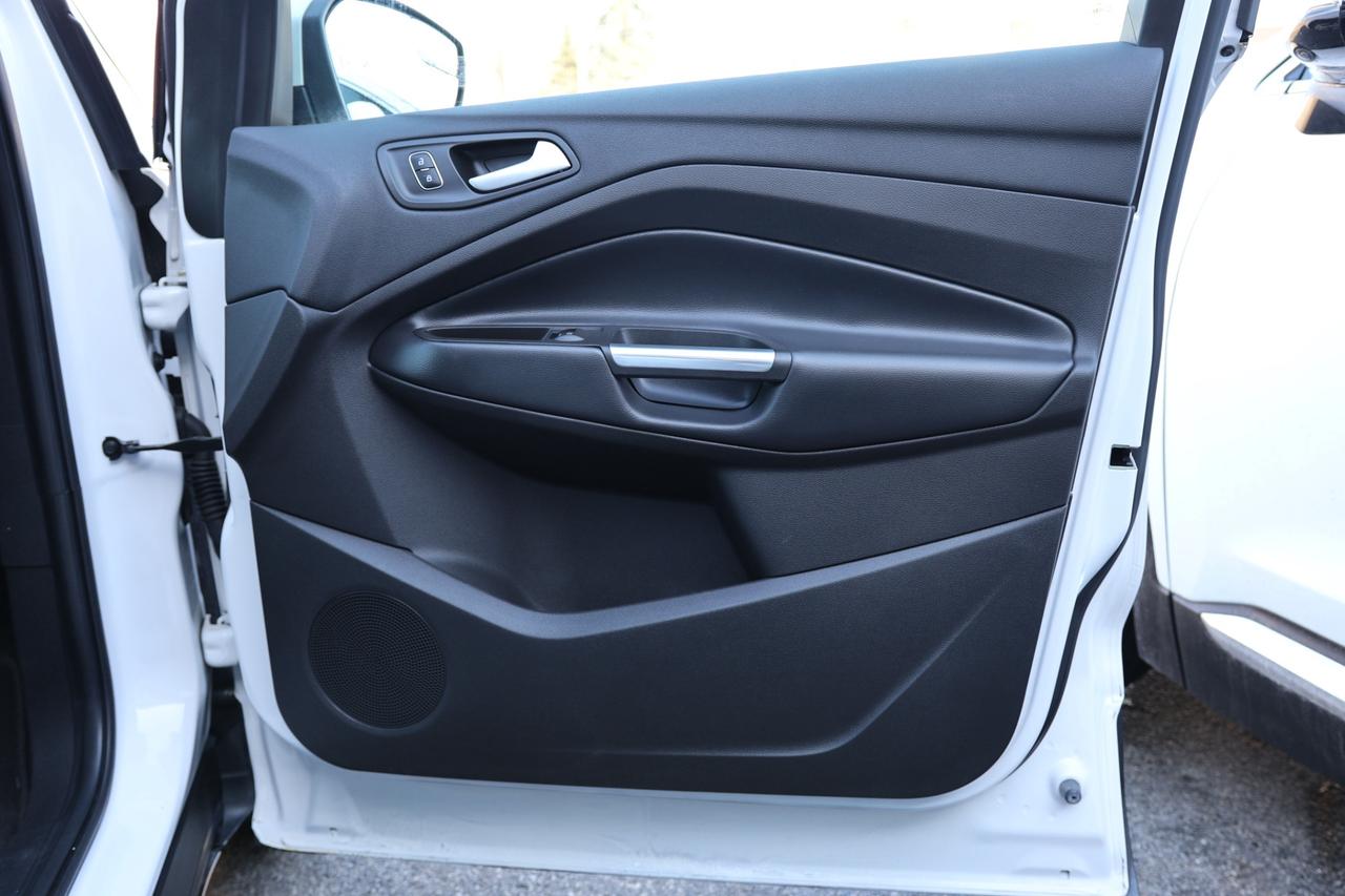 2018 Ford Escape TITANIUM-AWD-R STARTER/NAV/LEATHER/PANOROOF/BCAM/K Photo