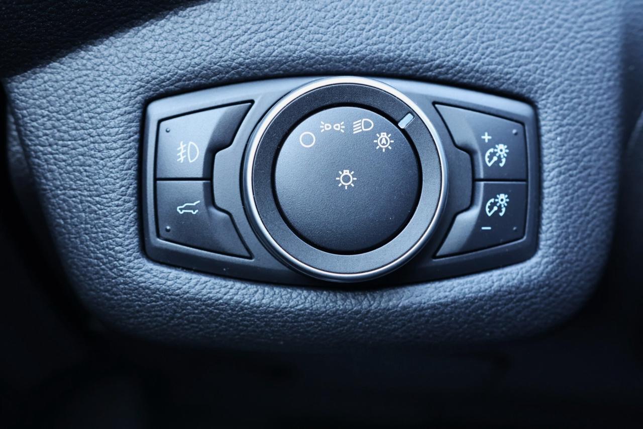 2018 Ford Escape TITANIUM-AWD-R STARTER/NAV/LEATHER/PANOROOF/BCAM/K Photo