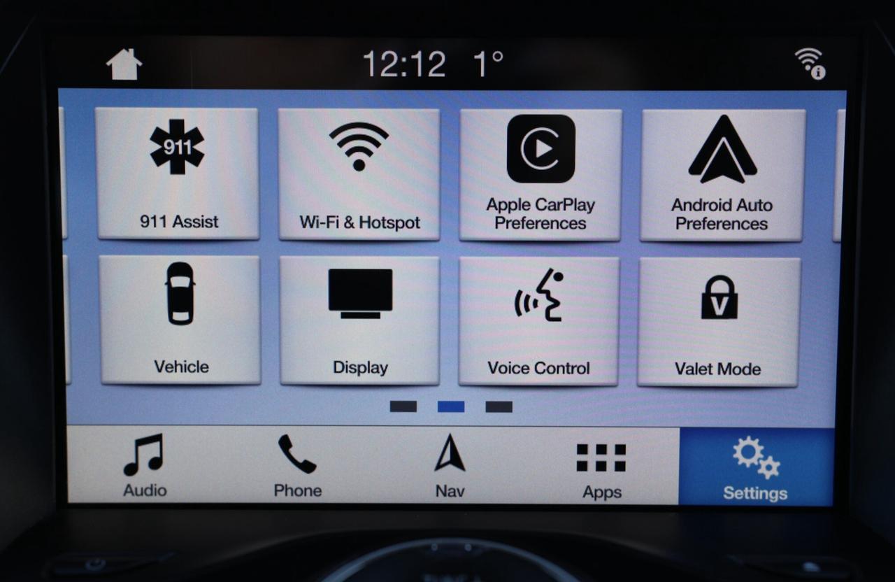 2018 Ford Escape TITANIUM-AWD-R STARTER/NAV/LEATHER/PANOROOF/BCAM/K Photo