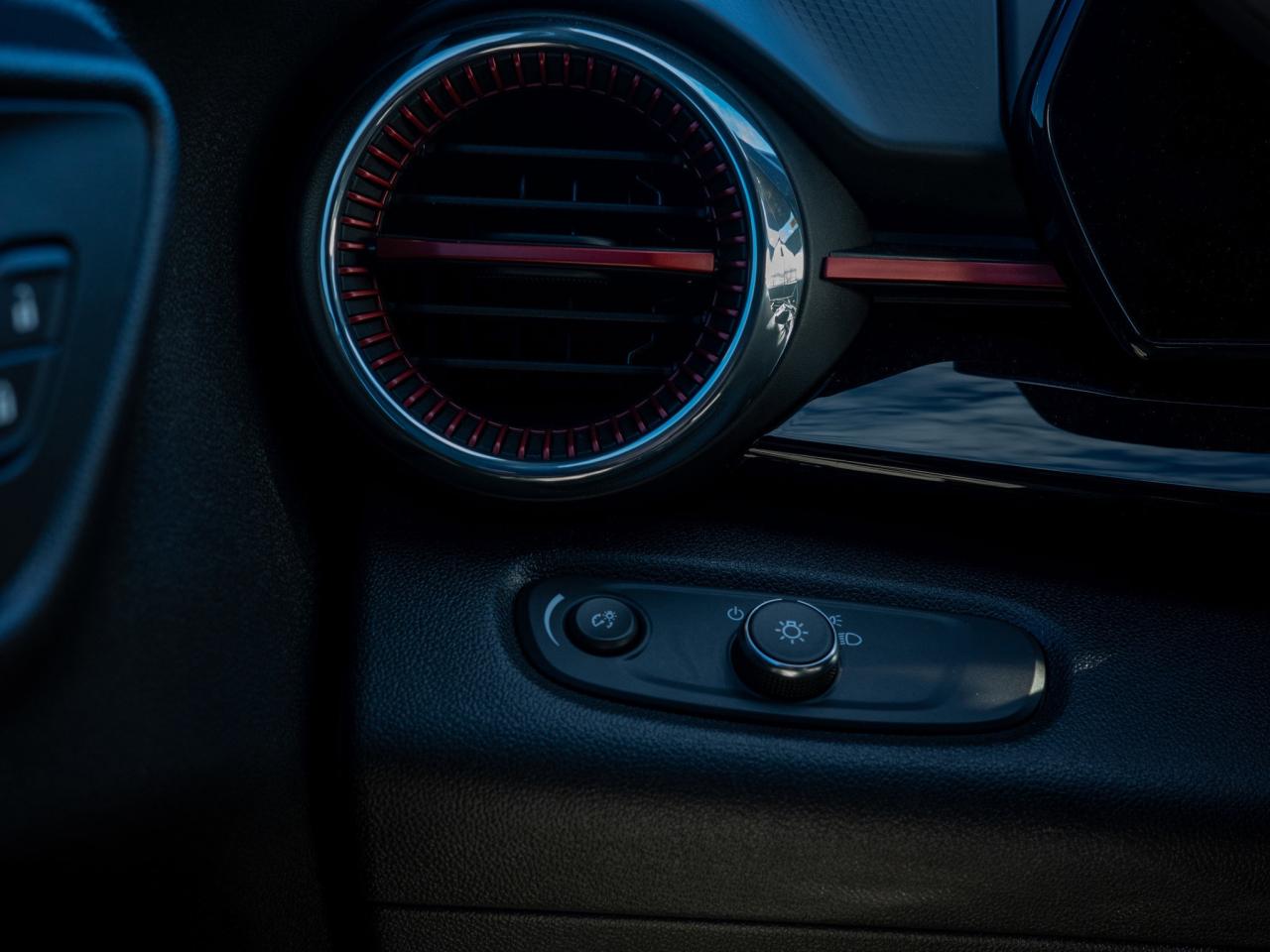 2025 Chevrolet Trax 2RS - Adaptive Cruise Control Photo