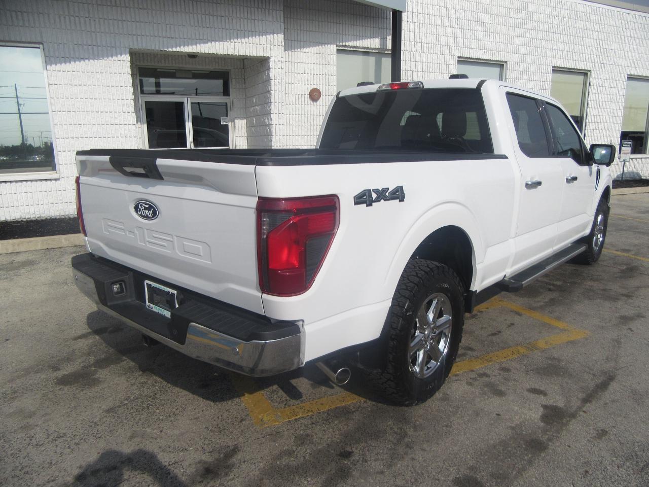 2024 Ford F-150 CREW CAB 4X4 6.5FT BOX XLT PACKAGE Photo2