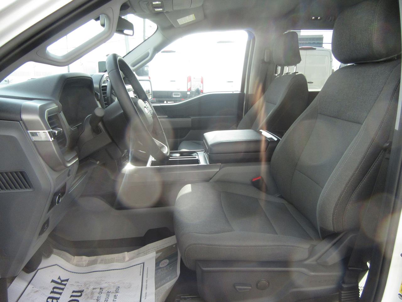 2024 Ford F-150 CREW CAB 4X4 6.5FT BOX XLT PACKAGE Photo