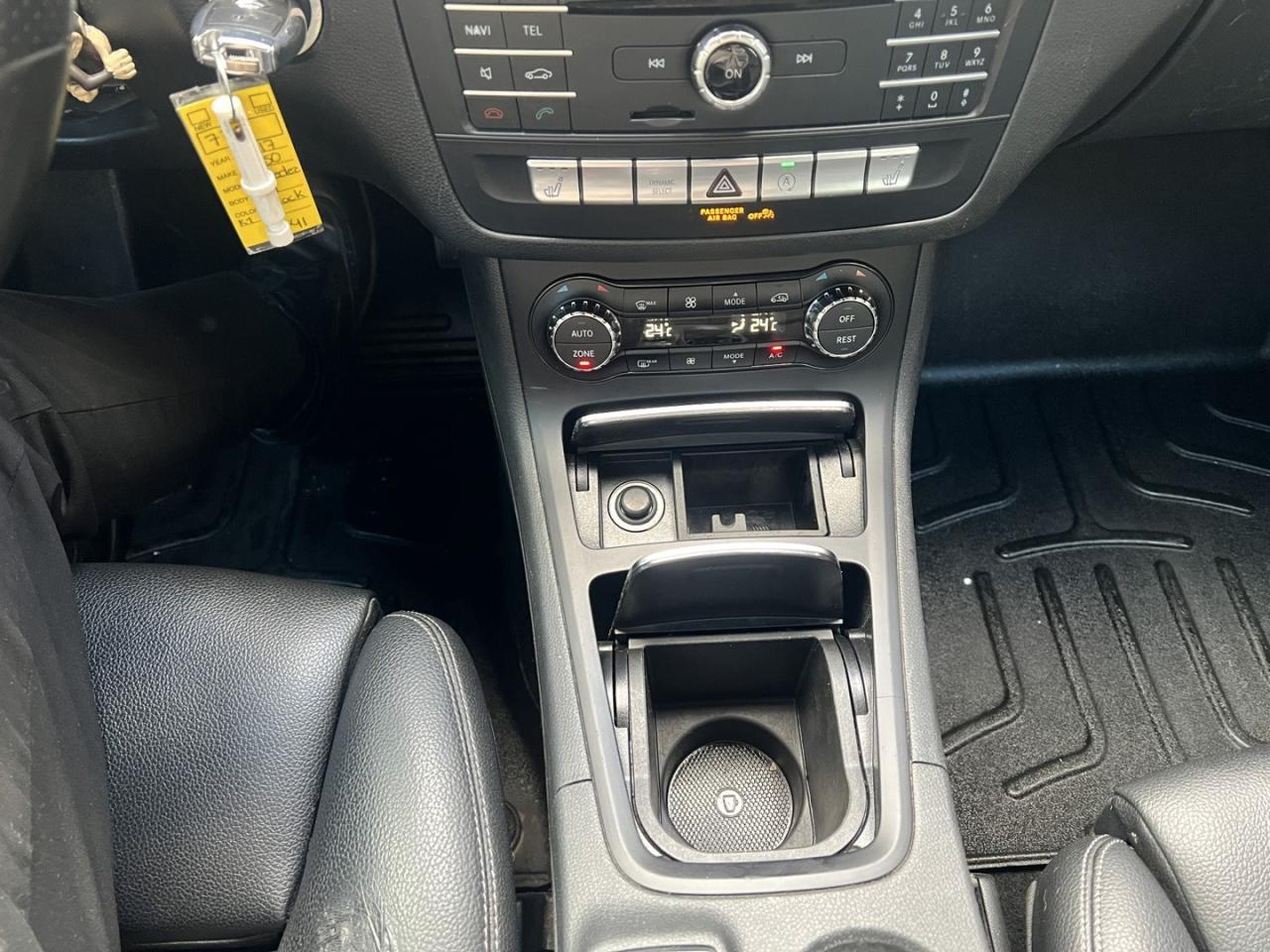 2017 Mercedes-Benz B-Class B250 4Matic / Leather / Sunroof / Dual Climate Photo