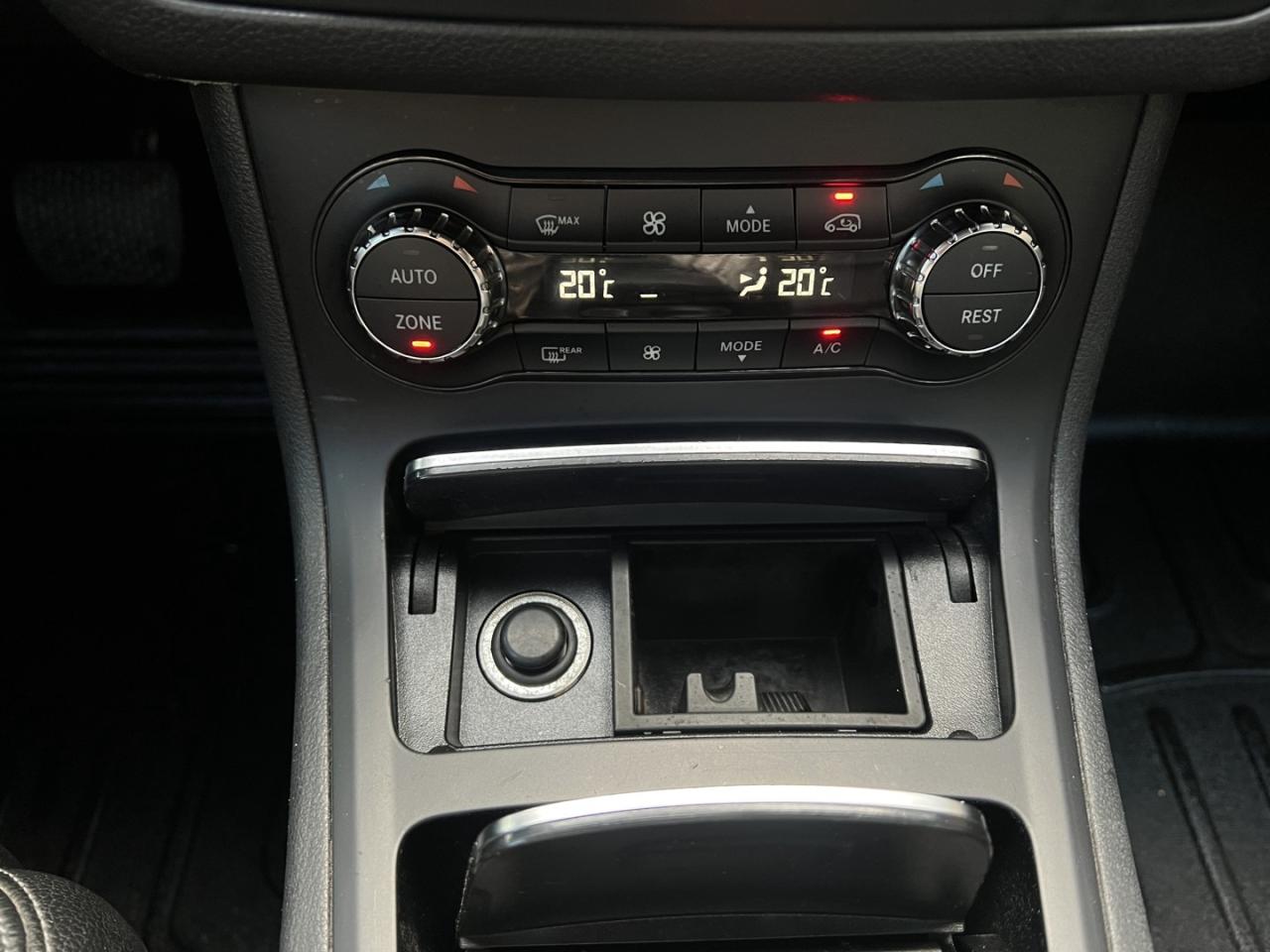 2017 Mercedes-Benz B-Class B250 4Matic / Leather / Sunroof / Dual Climate Photo