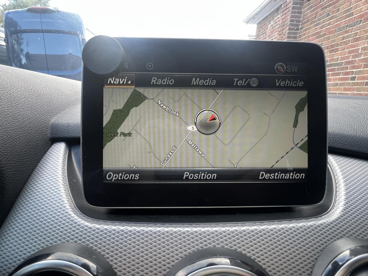 2017 Mercedes-Benz B-Class B250 4Matic / Leather / Sunroof / Dual Climate Photo