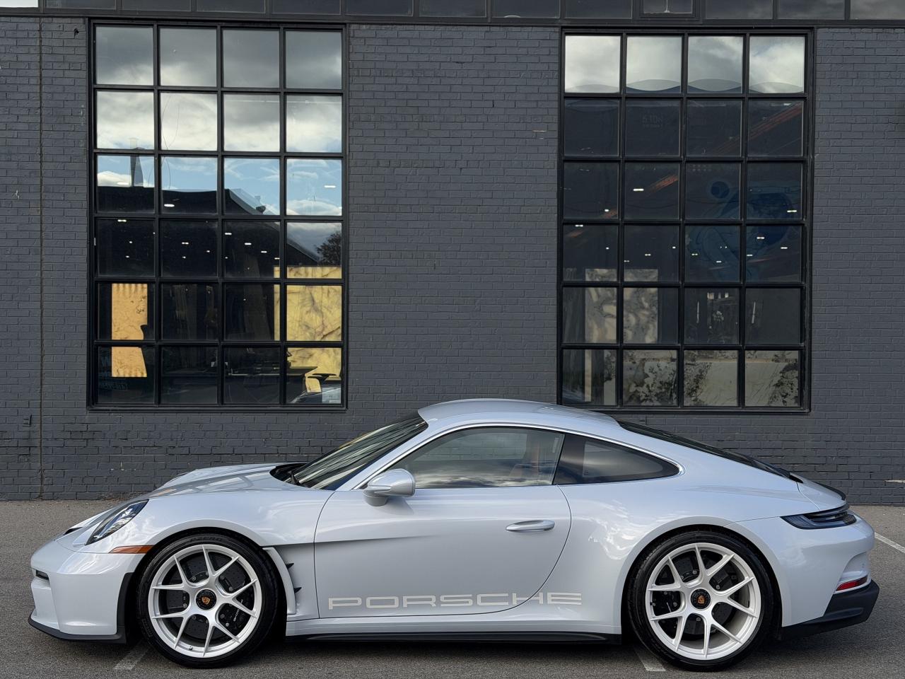 2024 Porsche 911 S-T Coupe Photo