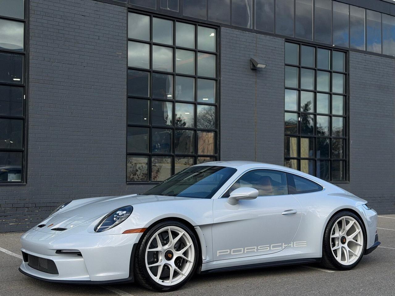 2024 Porsche 911 S-T Coupe Photo3