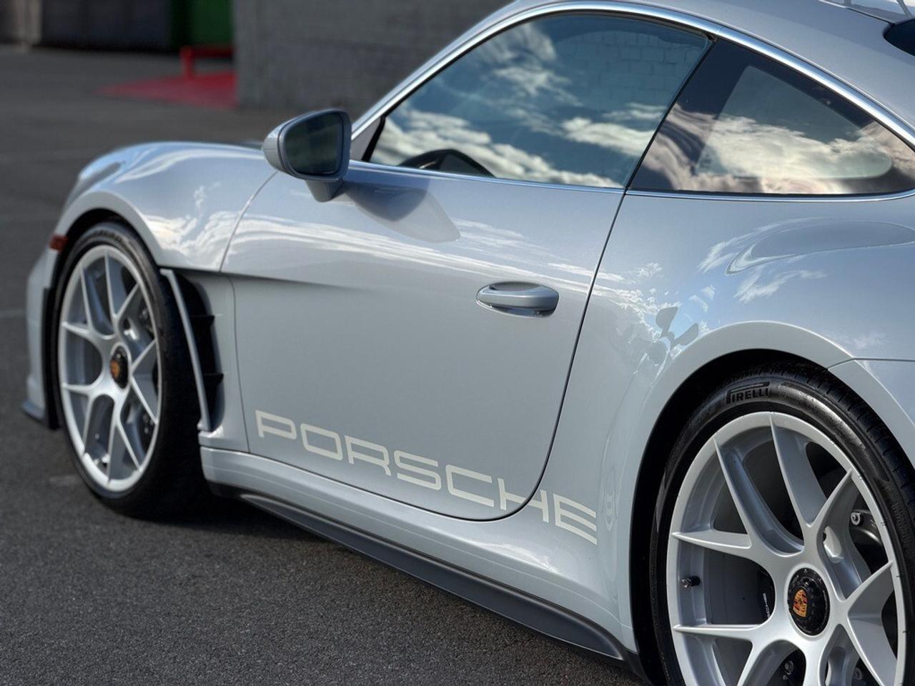 2024 Porsche 911 S-T Coupe Photo
