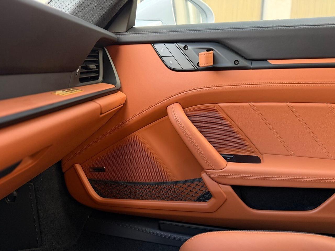 2024 Porsche 911 S-T Coupe Photo