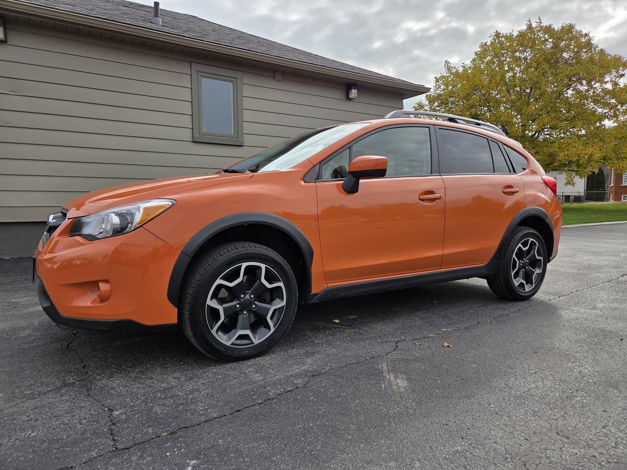 2015 Subaru XV Crosstrek 5dr Auto, 2.0i w/Touring Pkg, Drives Great! Photo0