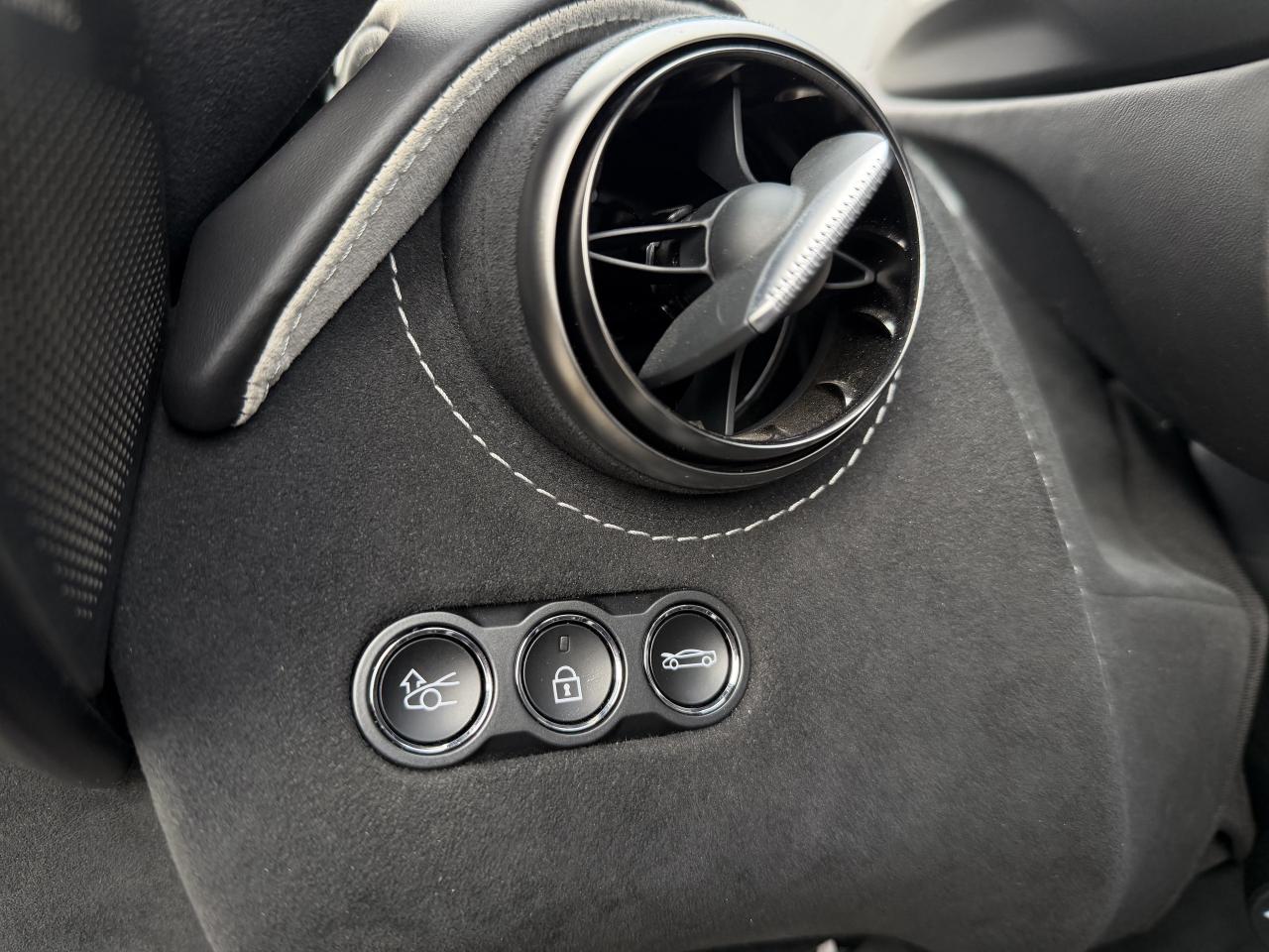 2024 McLaren 750S Spider Photo