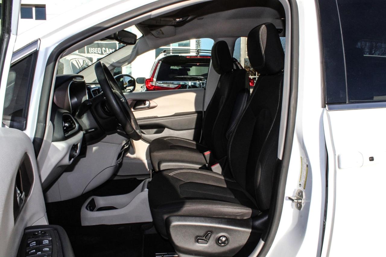 2023 Chrysler Grand Caravan SXT 2WD  SiriusXM BkpCam Photo