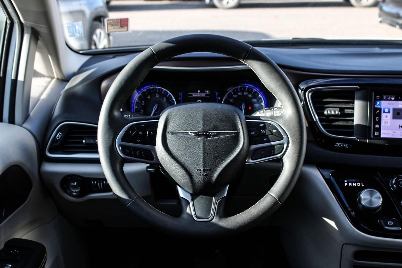 2023 Chrysler Grand Caravan SXT 2WD  SiriusXM BkpCam Photo