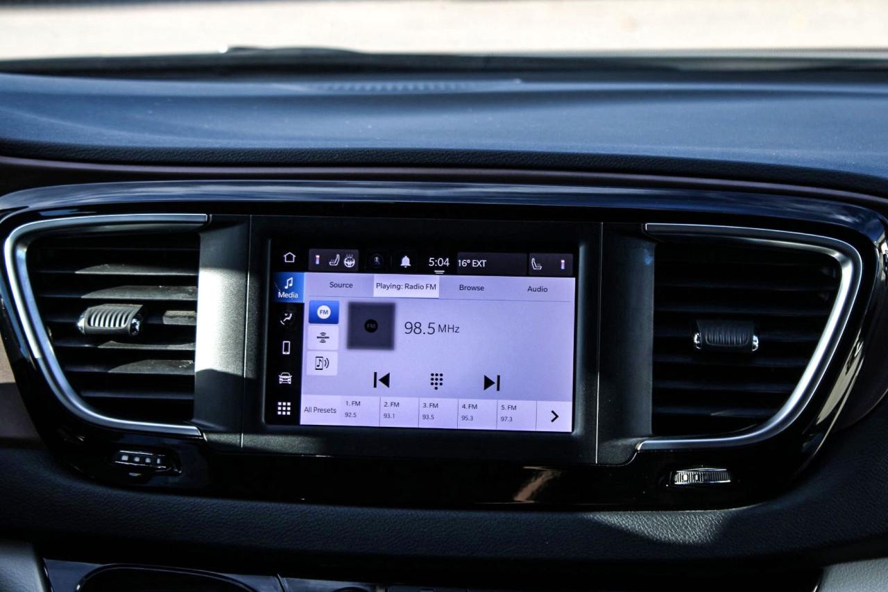 2023 Chrysler Grand Caravan SXT 2WD  SiriusXM BkpCam Photo