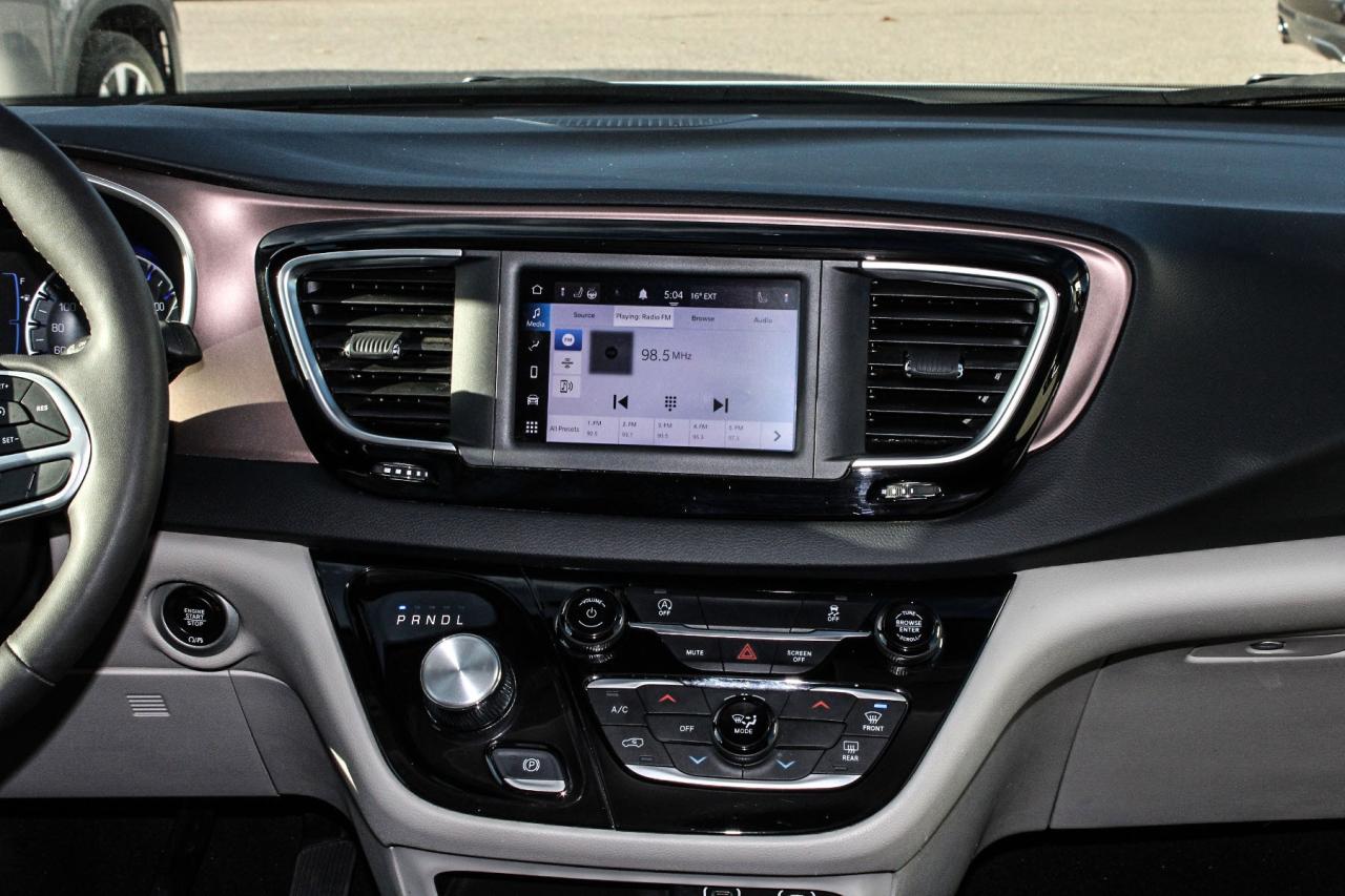 2023 Chrysler Grand Caravan SXT 2WD  SiriusXM BkpCam Photo