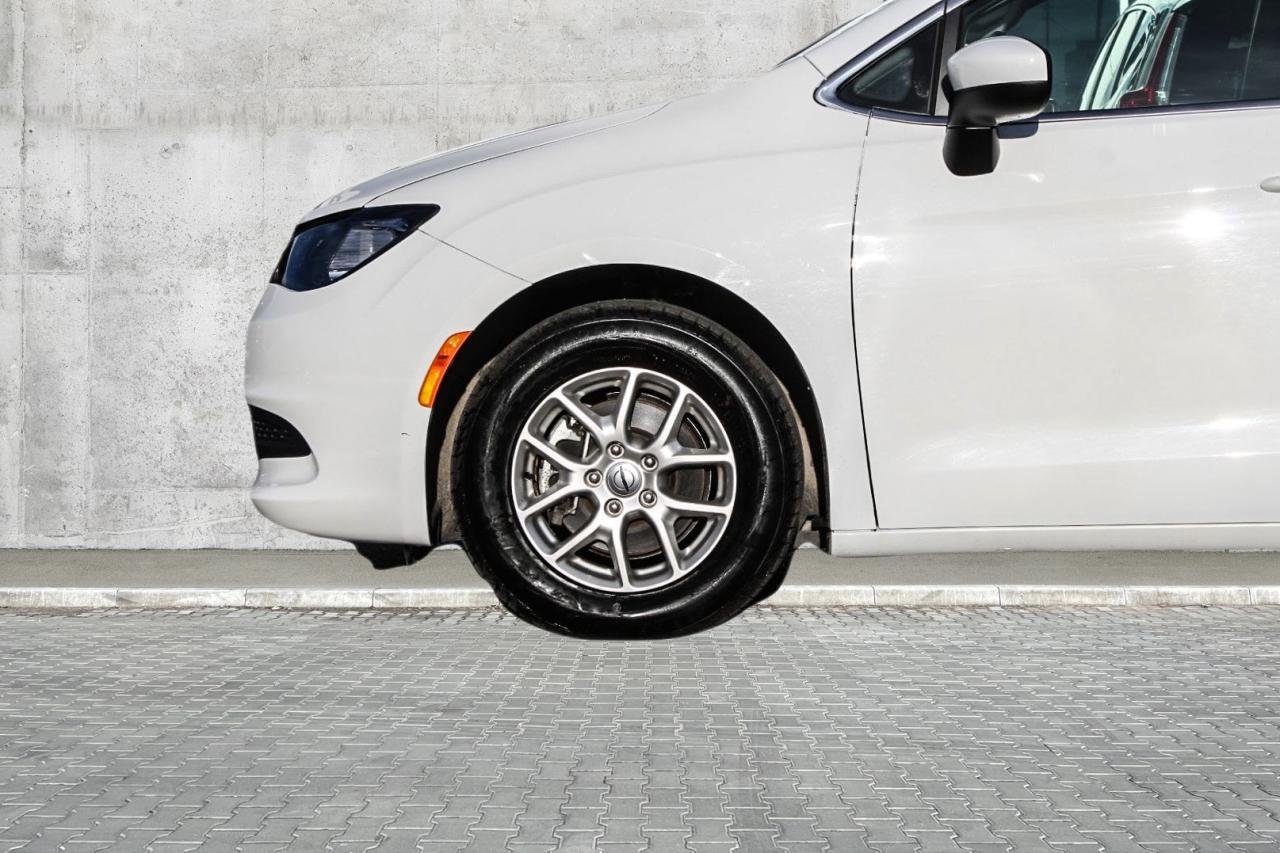 2023 Chrysler Grand Caravan SXT 2WD  SiriusXM BkpCam Photo