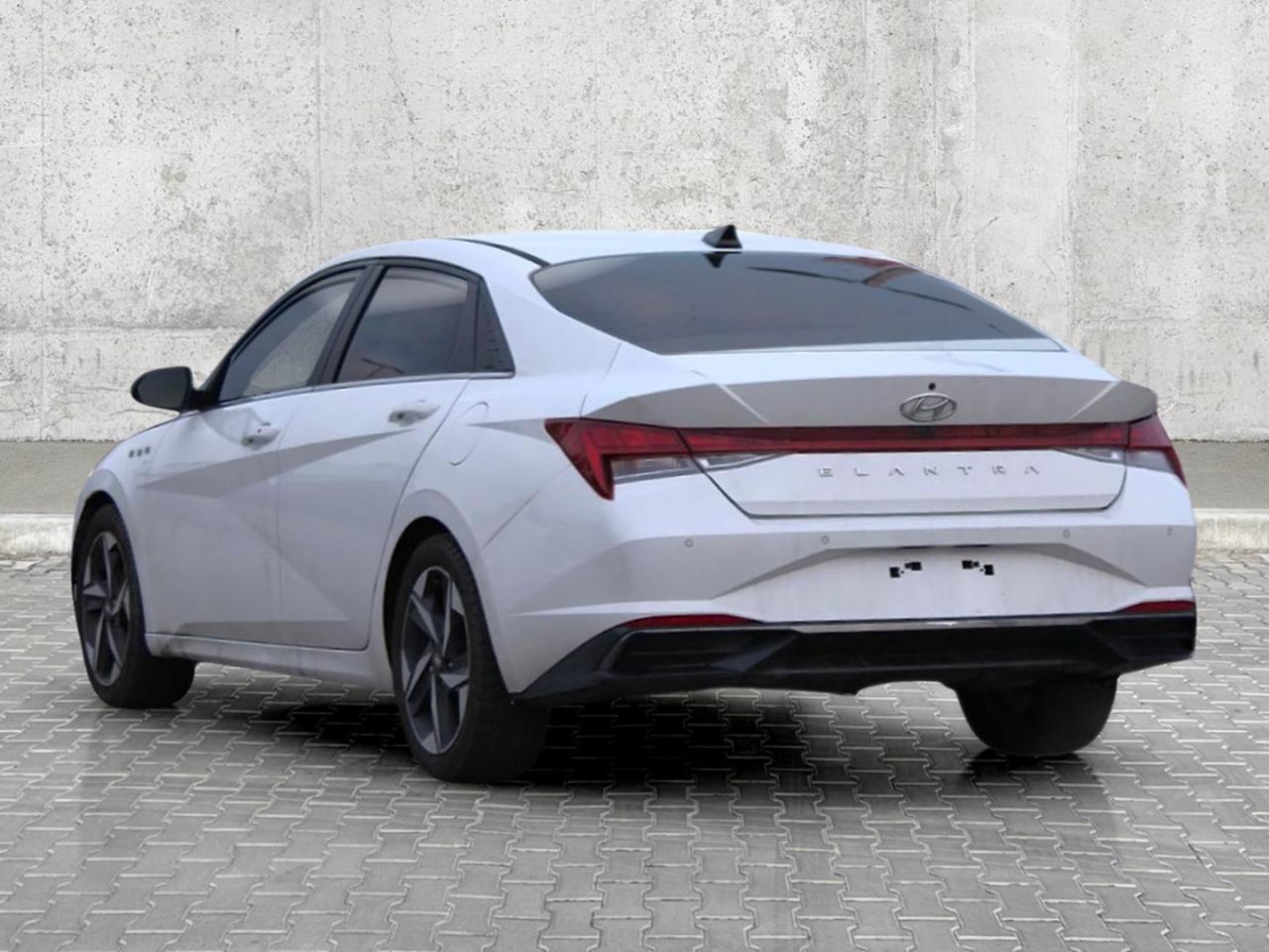 2021 Hyundai Elantra Ultimate Tech IVT Photo3