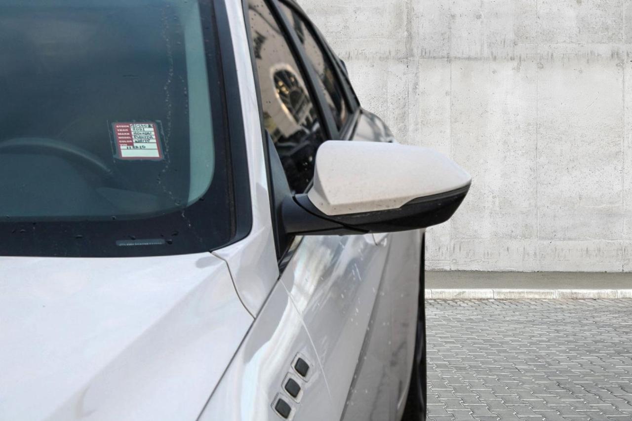 2021 Hyundai Elantra Ultimate Tech IVT Photo