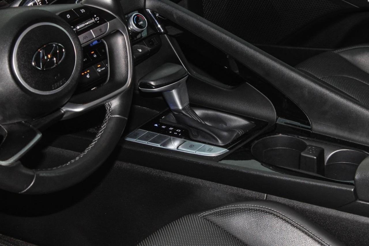 2021 Hyundai Elantra Ultimate Tech IVT Photo