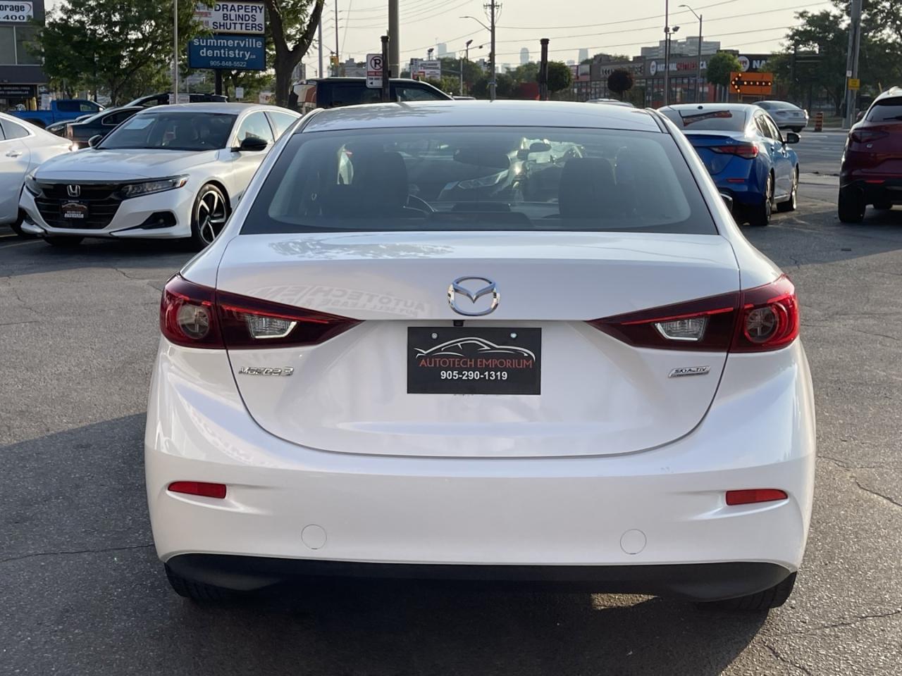 2018 Mazda MAZDA3 GS Pearl White Htd Seats / Push Start / Htd Steeri Photo3