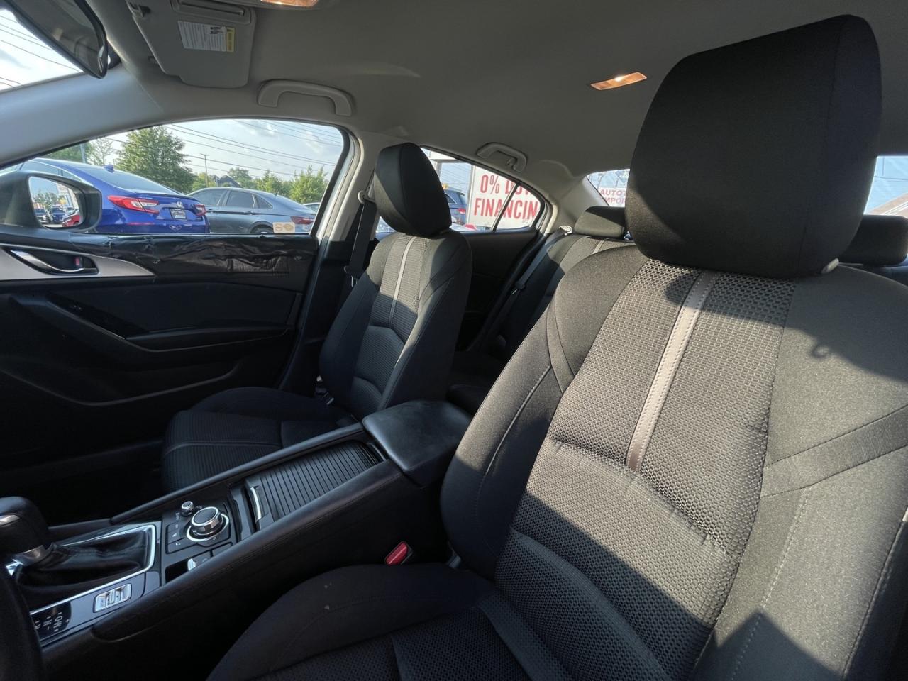 2018 Mazda MAZDA3 GS Pearl White Htd Seats / Push Start / Htd Steeri Photo