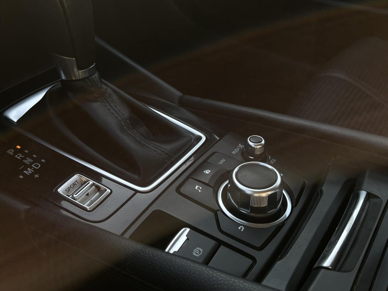 2018 Mazda MAZDA3 GS Pearl White Htd Seats / Push Start / Htd Steeri Photo