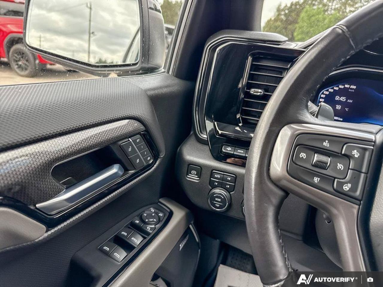 2023 Chevrolet Silverado 1500 ZR2 RUNNING BOARDS, TONNEAU COVER. Photo