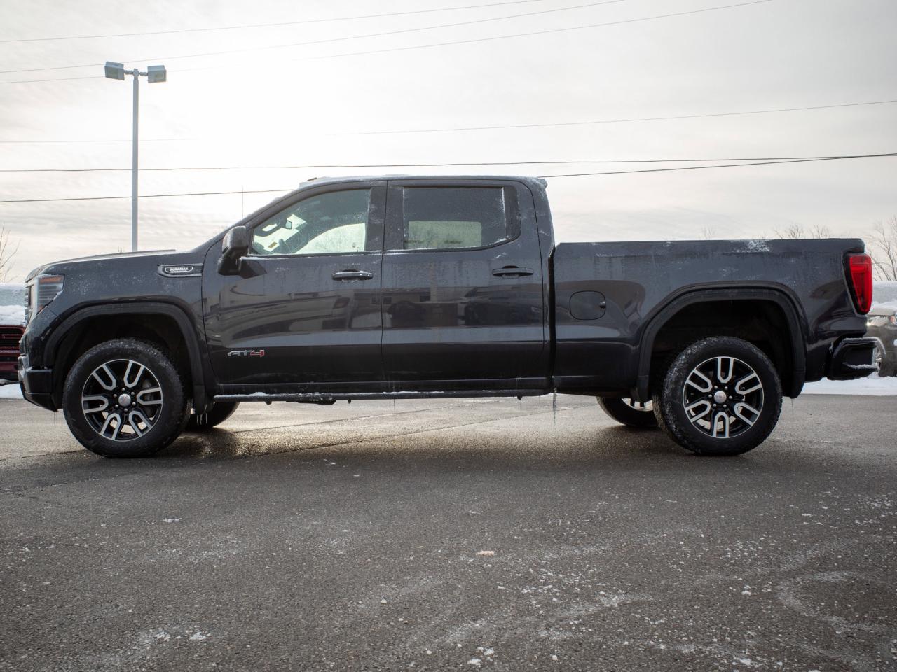 2022 GMC Sierra 1500 AT4 -  2-Inch Factory Suspension Lift Photo4
