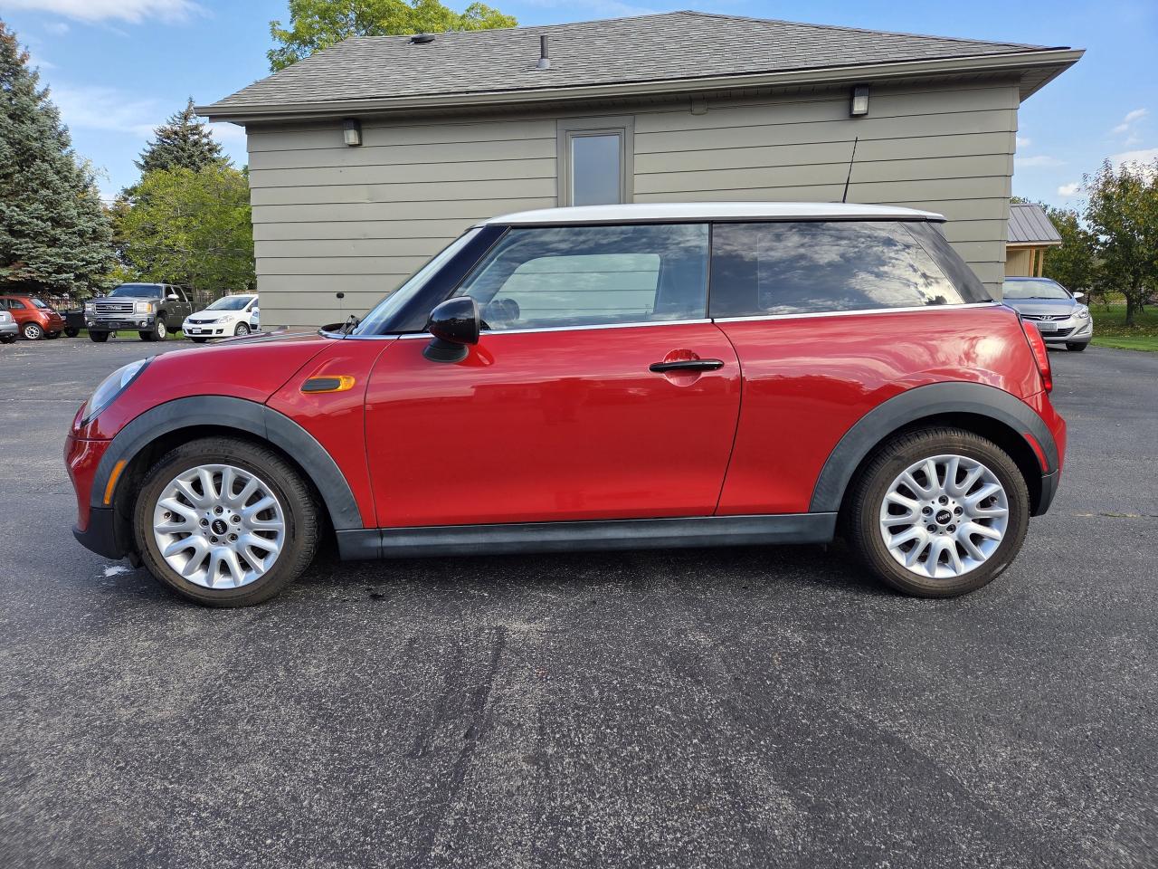 2014 MINI Cooper Hardtop 2dr Cpe, LOOKS AND DRIVES GREAT. MUST SEE! Photo