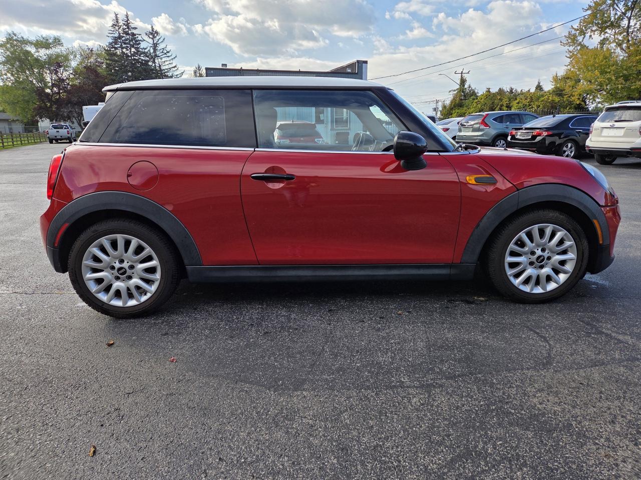 2014 MINI Cooper Hardtop 2dr Cpe, LOOKS AND DRIVES GREAT. MUST SEE! Photo