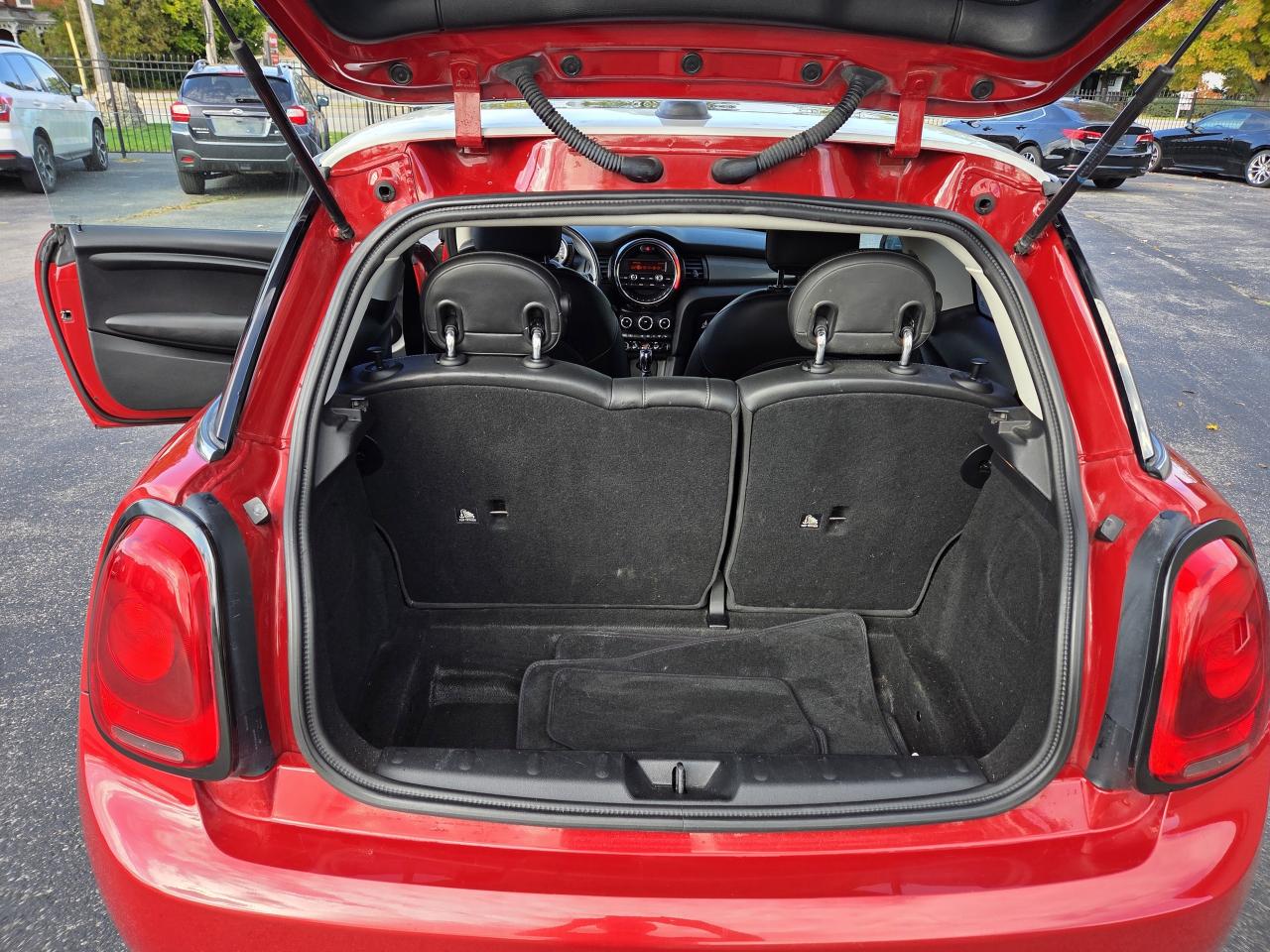 2014 MINI Cooper Hardtop 2dr Cpe, LOOKS AND DRIVES GREAT. MUST SEE! Photo