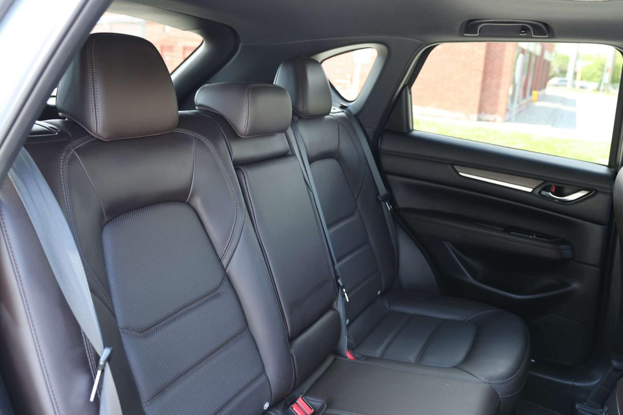 2021 Mazda CX-5 SIGNATURE-AWD/360 CAM/NAV/ADAPT CRUISE/BLIS/P SENSORS/LANE ASSIST/LEATHER/H & C SEATS/SUNROOF/KEYLESS/CARPLAY Photo