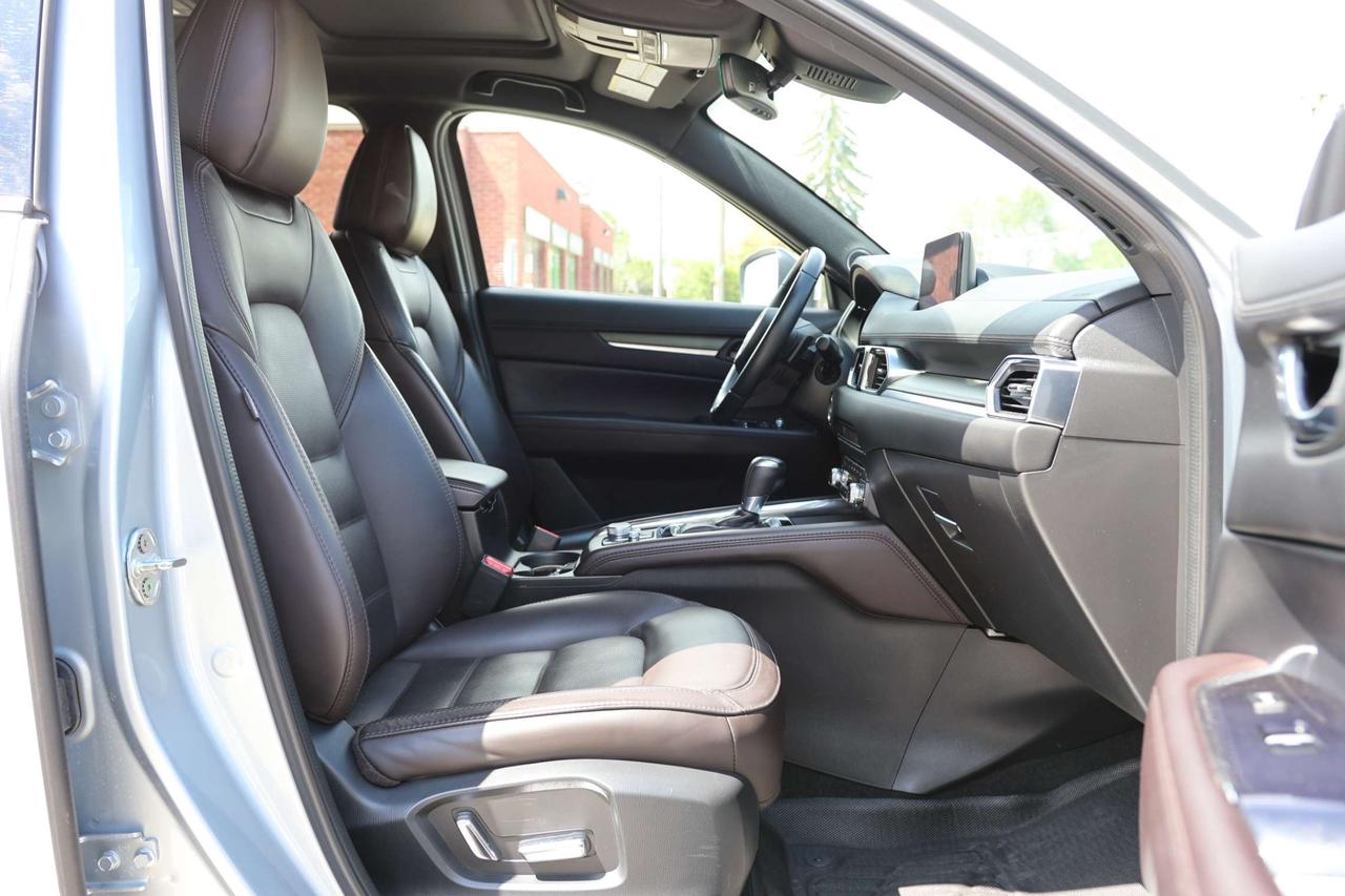 2021 Mazda CX-5 SIGNATURE-AWD/360 CAM/NAV/ADAPT CRUISE/BLIS/P SENSORS/LANE ASSIST/LEATHER/H & C SEATS/SUNROOF/KEYLESS/CARPLAY Photo