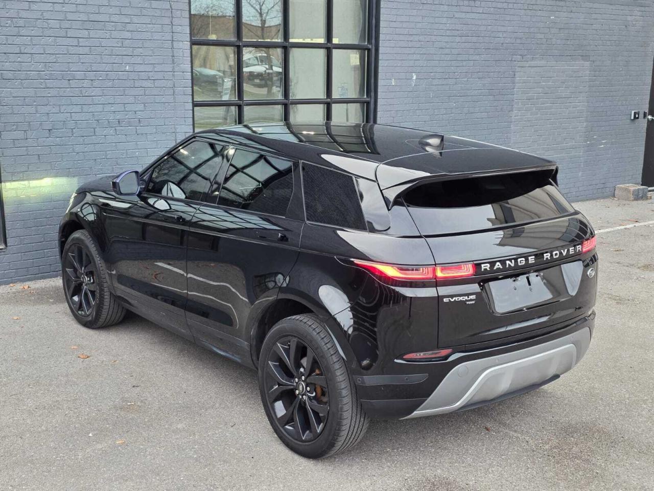 2020 Land Rover Range Rover Evoque P250 SE Photo