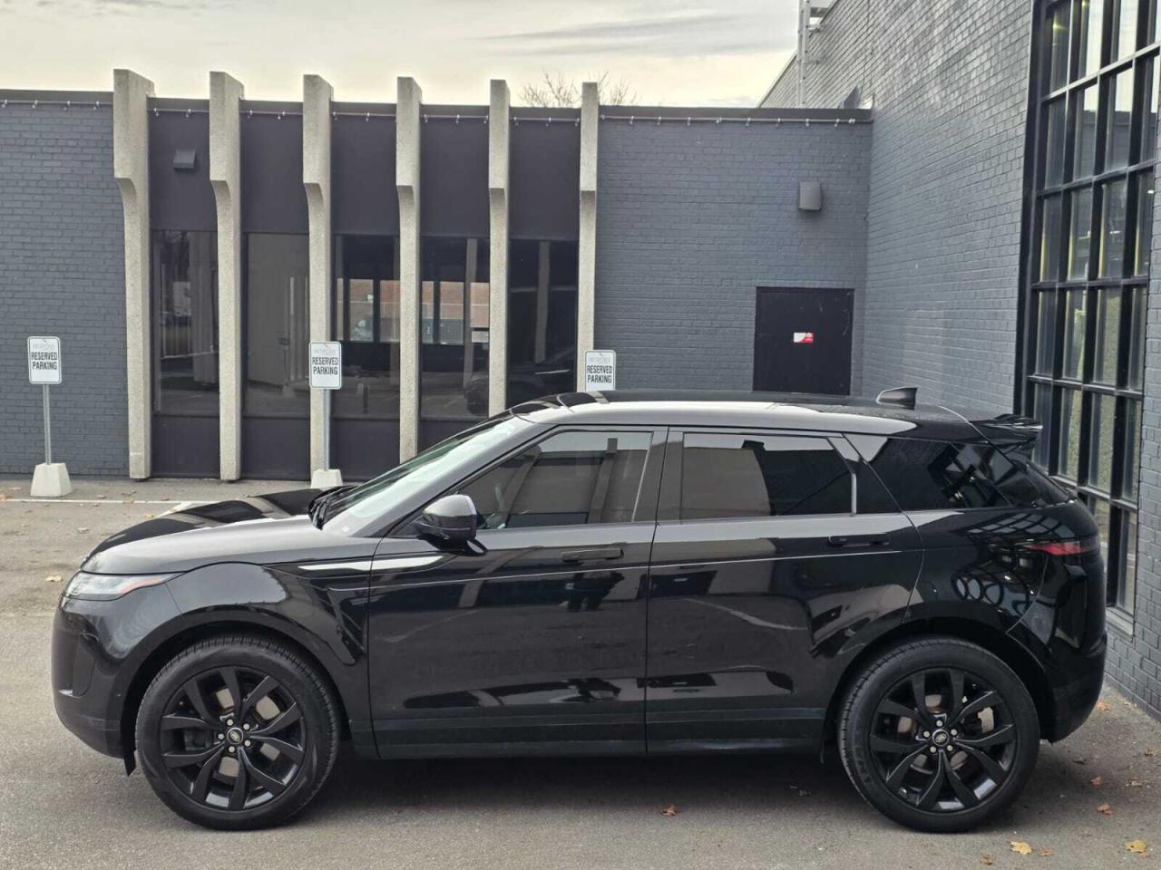 2020 Land Rover Range Rover Evoque P250 SE Photo