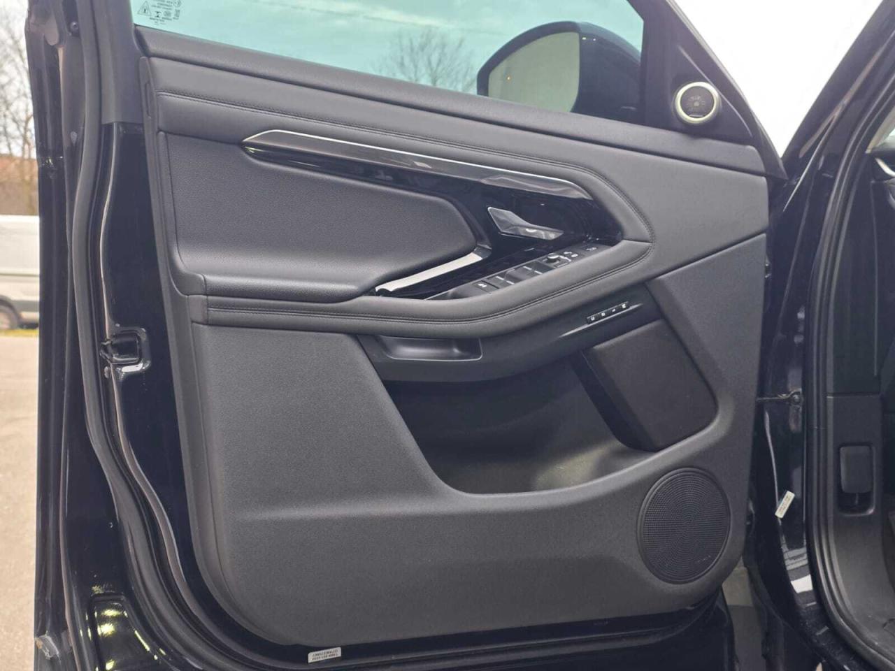 2020 Land Rover Range Rover Evoque P250 SE Photo