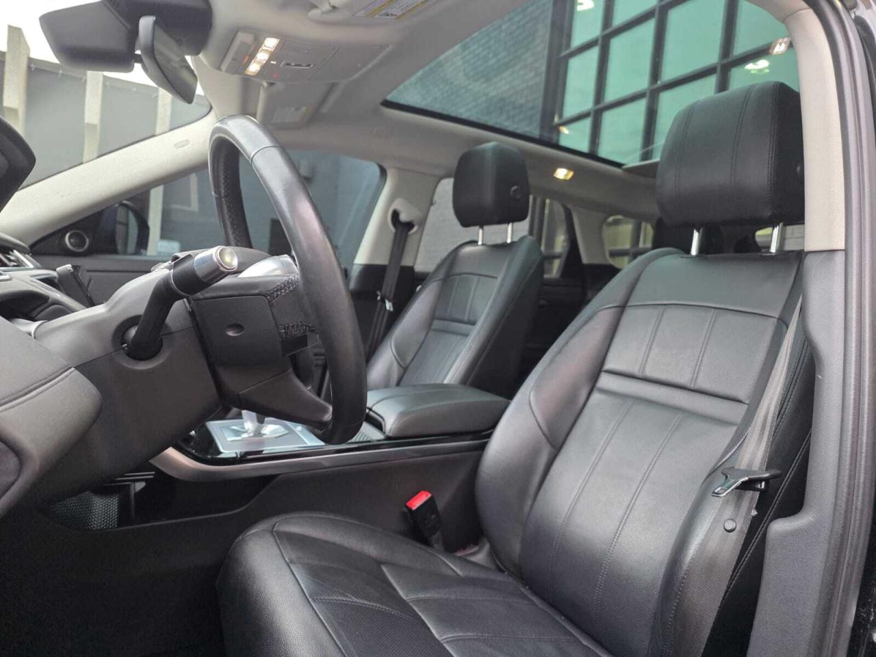 2020 Land Rover Range Rover Evoque P250 SE Photo