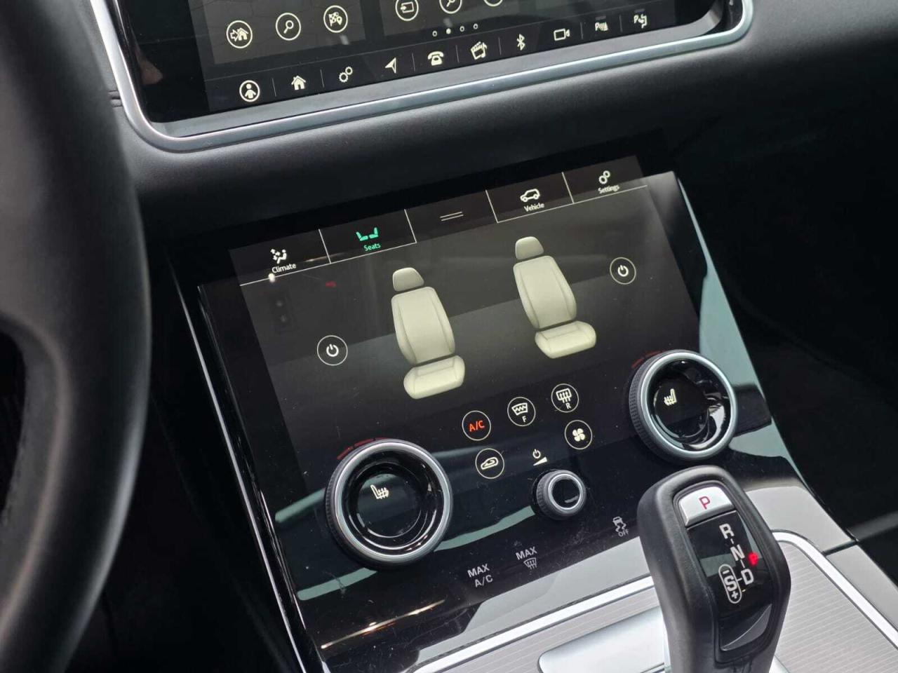 2020 Land Rover Range Rover Evoque P250 SE Photo