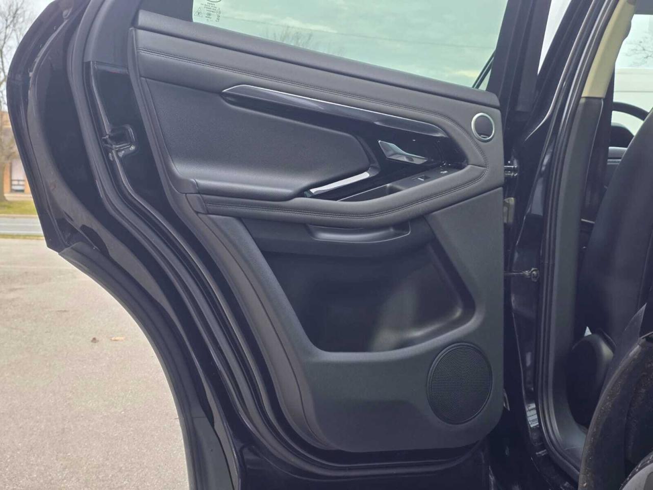 2020 Land Rover Range Rover Evoque P250 SE Photo