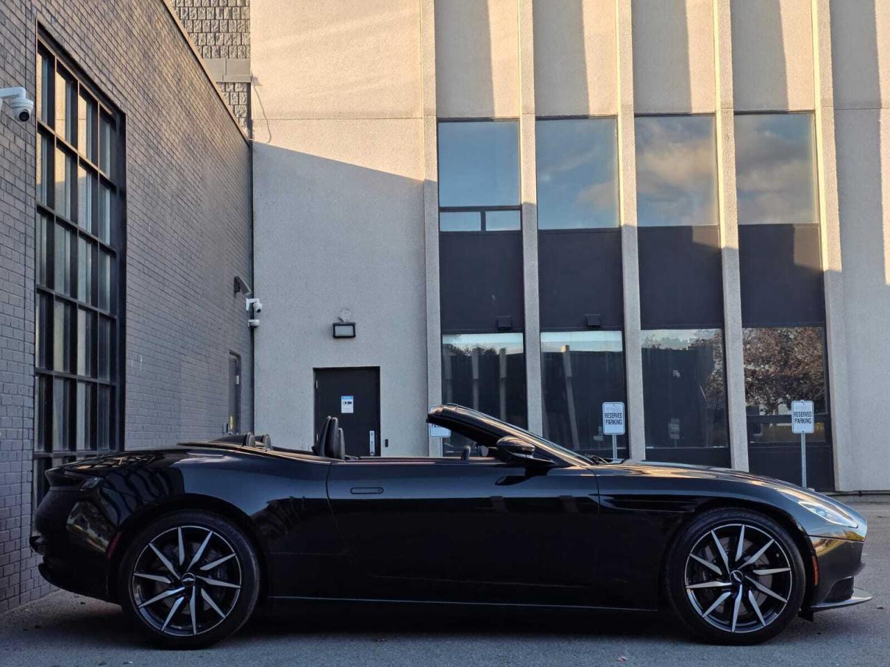 2020 Aston Martin DB11 Volante Photo