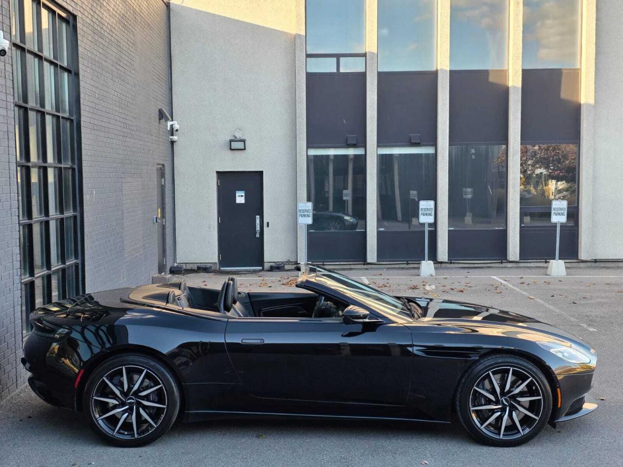 2020 Aston Martin DB11 Volante Photo