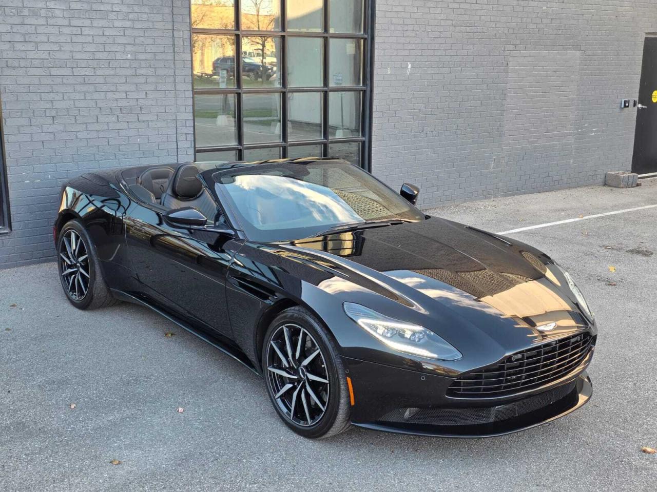 2020 Aston Martin DB11 Volante Photo