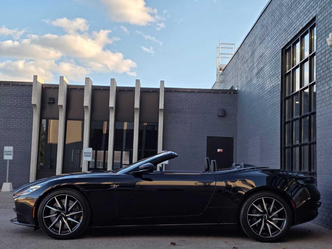 2020 Aston Martin DB11 Volante Photo